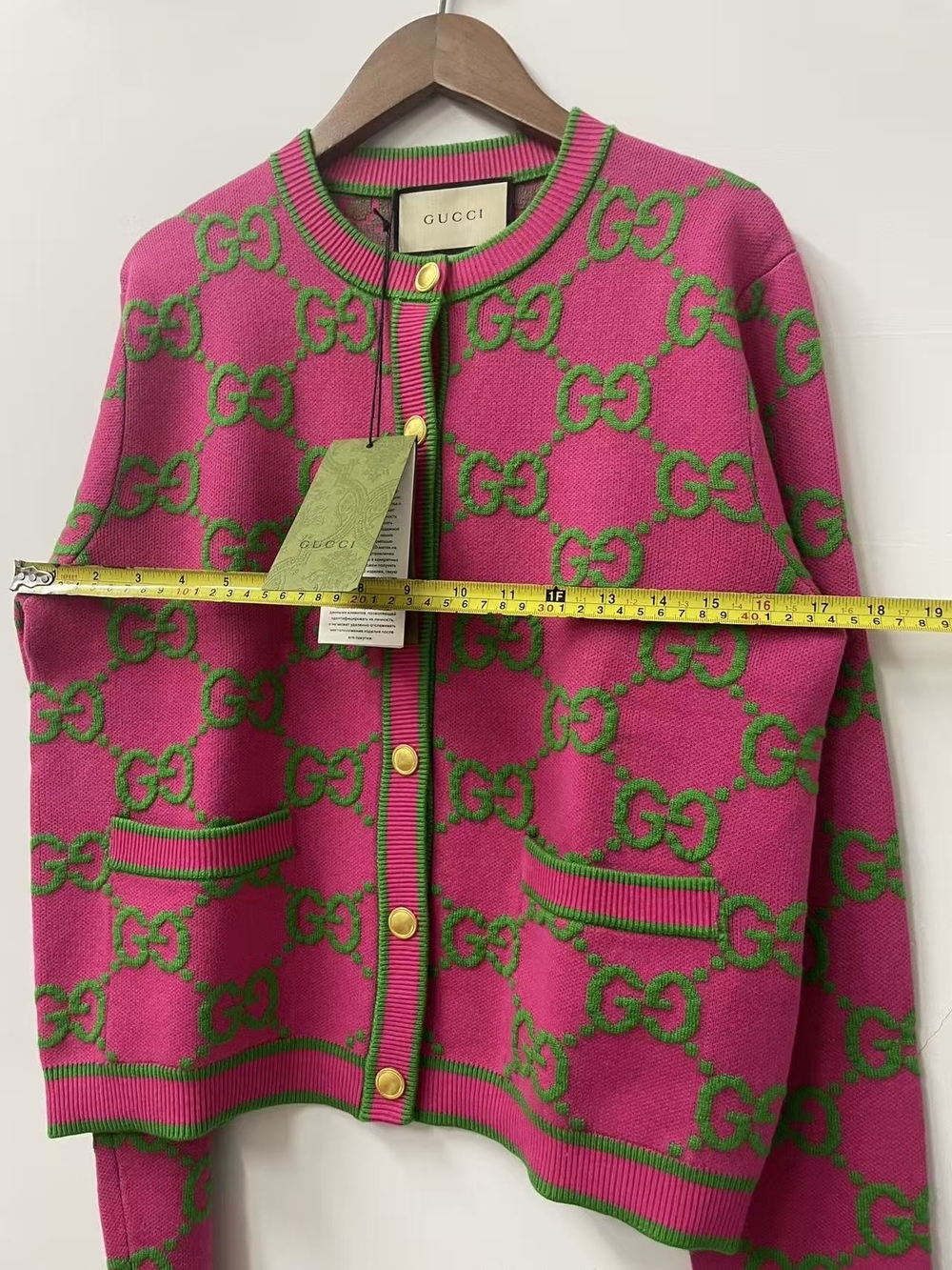 Gucci Pink and Green GG Crew Neck Cardigan Sweater - Picture 5 of 14